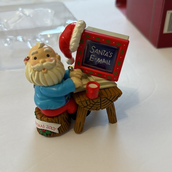 Carlton Santa Online Hanging Tree Ornament Dated 2001. Lightable open - Picture 3 of 4